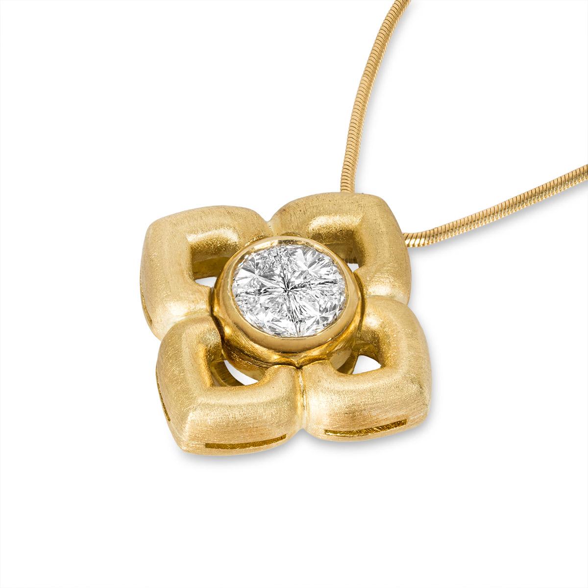 Yellow Gold Diamond Cluster Pendant 1.00 Carat TDW In Excellent Condition For Sale In London, GB