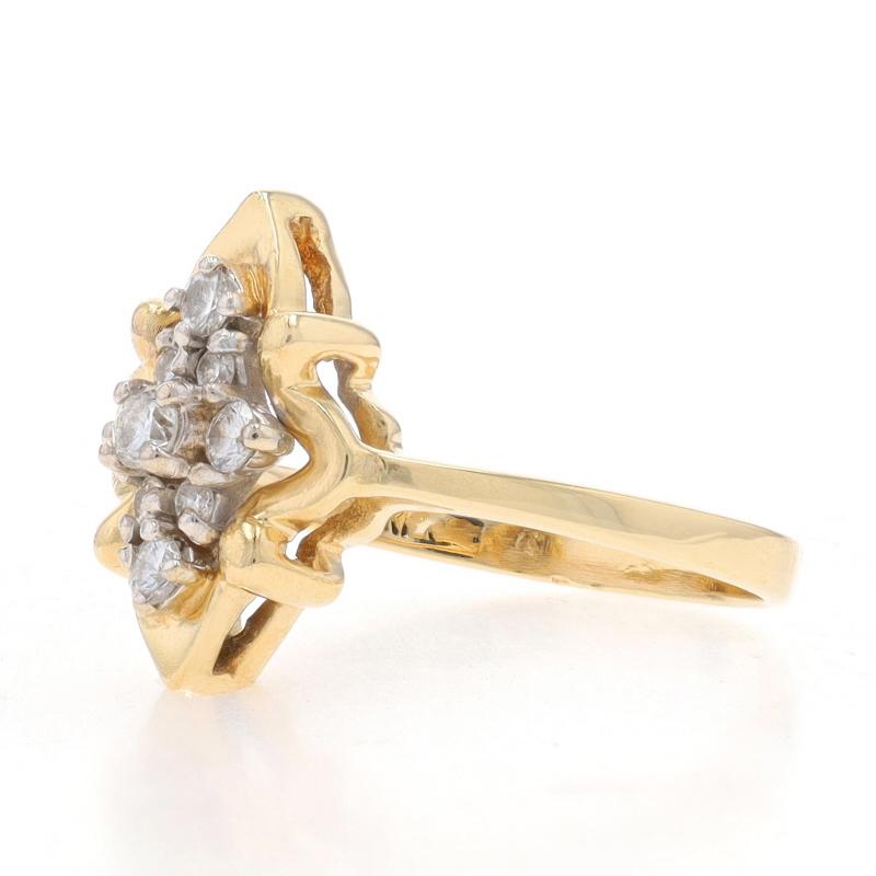 Gelbgold-Diamant-Cluster-Ring - 14k Runde Brillant .27ctw im Zustand „Hervorragend“ im Angebot in Greensboro, NC