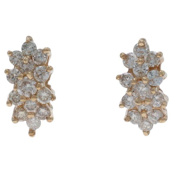 Pendientes de oro amarillo con racimo de diamantes - 14k Rd 1.04ctw Floral Spray Pierced en venta