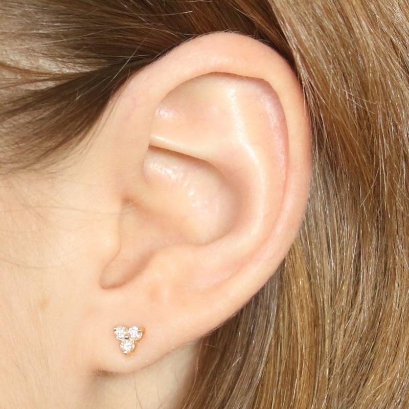 Orecchini con diamanti a grappolo in oro giallo 14k con tre pietre tonde da .23ctw In condizioni Nuovo in vendita a Greensboro, NC