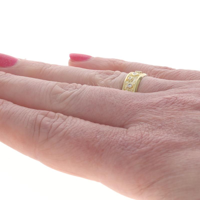 Bague en or jaune diamantée lune et étoile - 18k Rd & Marq .30ctw Ring SZ 6 Pour femmes en vente