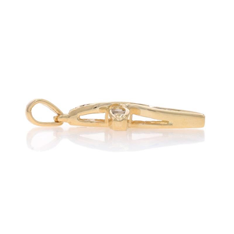 Taille baguette Yellow Gold Diamond Cross Pendant - 14k Baguette .50ctw Faith en vente