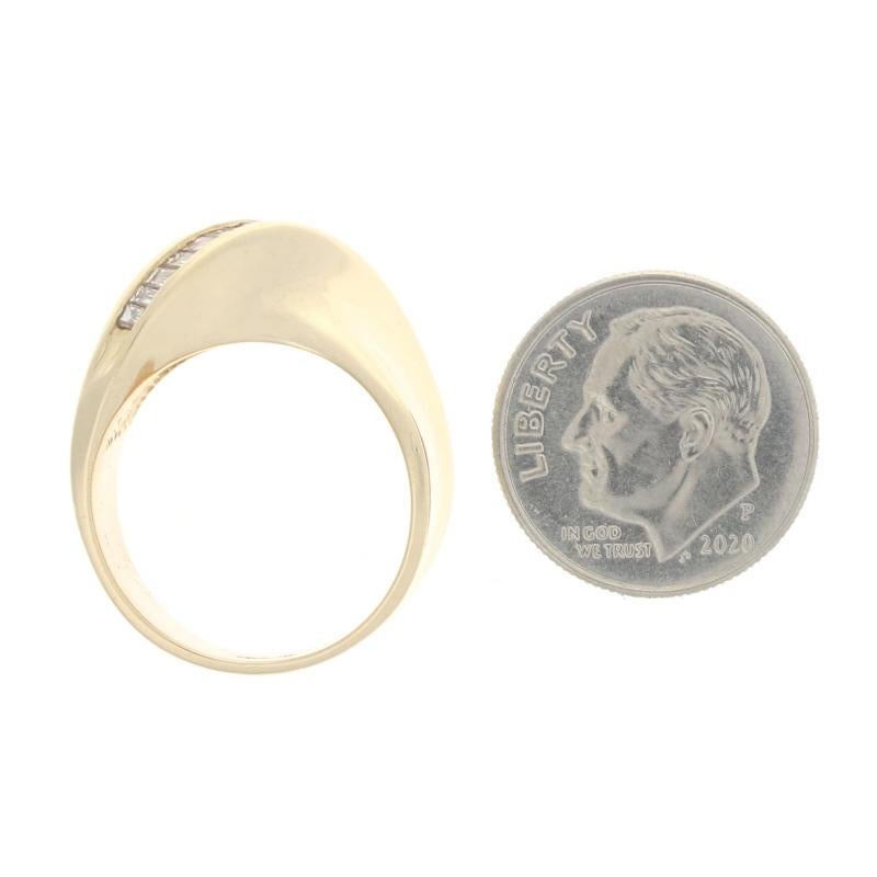 Anneau croisé en or jaune avec diamant - 14k Baguette .50ctw Ring Excellent état - En vente à Greensboro, NC