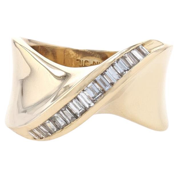Anneau croisé en or jaune avec diamant - 14k Baguette .50ctw Ring