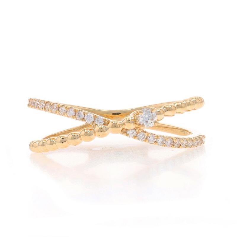 Taille : 7

Note : Veuillez nous contacter pour un devis de redimensionnement.

Contenu du métal : Or jaune 14k

Informations sur les pierres

Diamants naturels
Carat(s) : .16ctw
Coupe : Brillant rond
Couleur : G
Clarté : VS2 - SI1

Total des carats