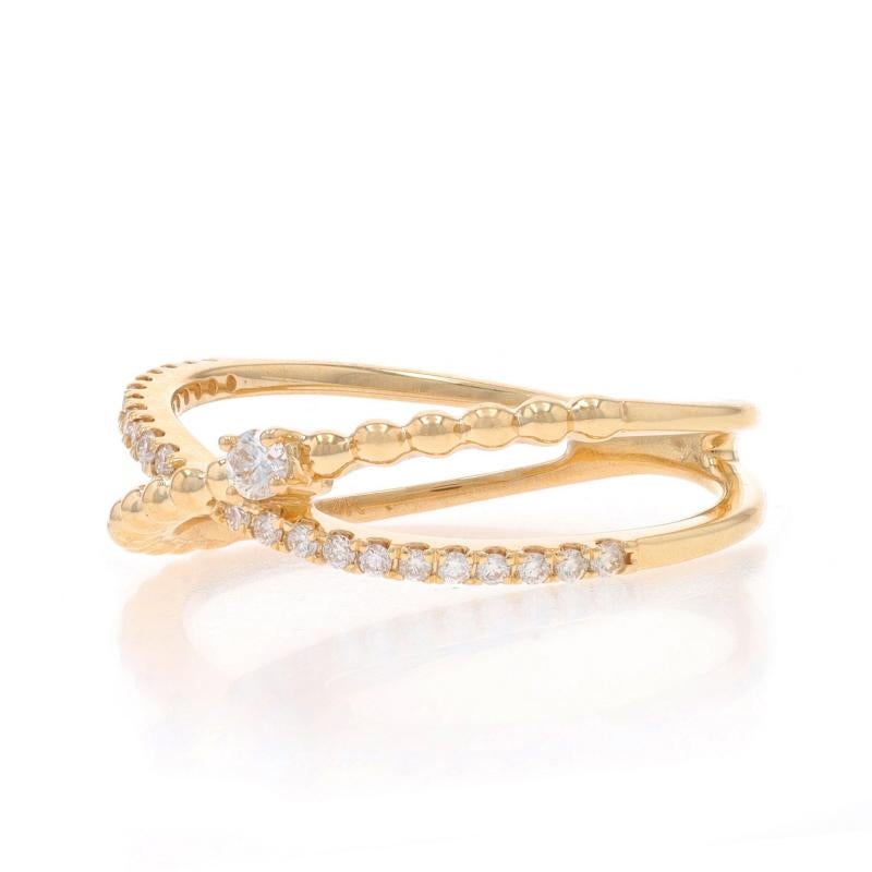 Bandeau croisé en or jaune avec diamant - Bague en or jaune 14k avec diamant rond brillant .16ctw Neuf - En vente à Greensboro, NC