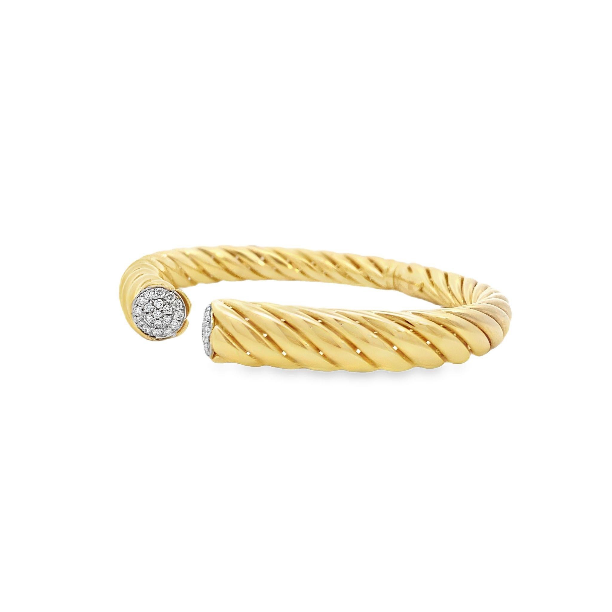 The sleek and contemporary style of this modern 18k yellow gold bracelet makes it the perfect accessory to elevate any look, adding a touch of sophistication and glamour to any outfit. A timeless and elegant choice for those who appreciate the finer