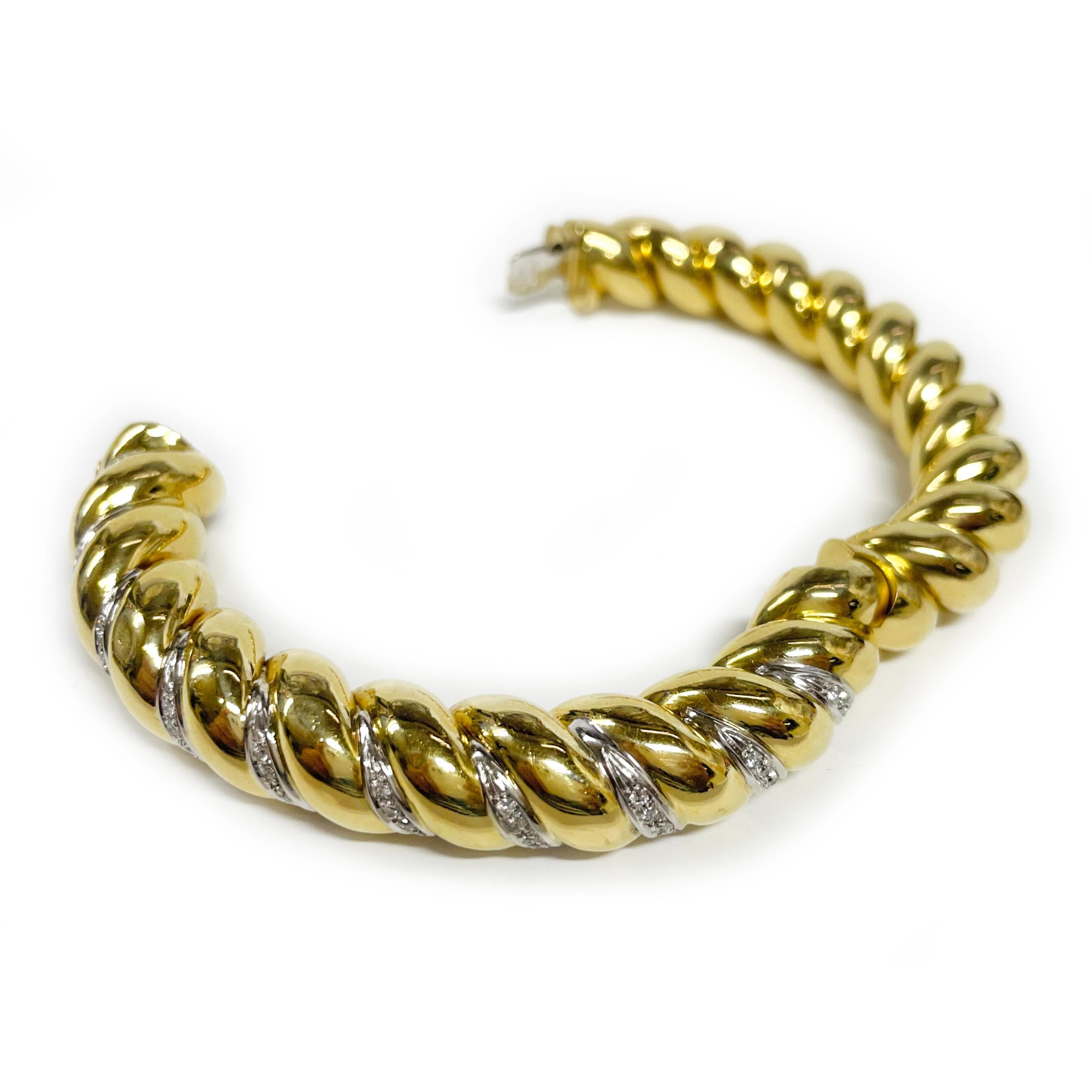 Taille ronde Bracelet manchette en or jaune avec diamants en vente