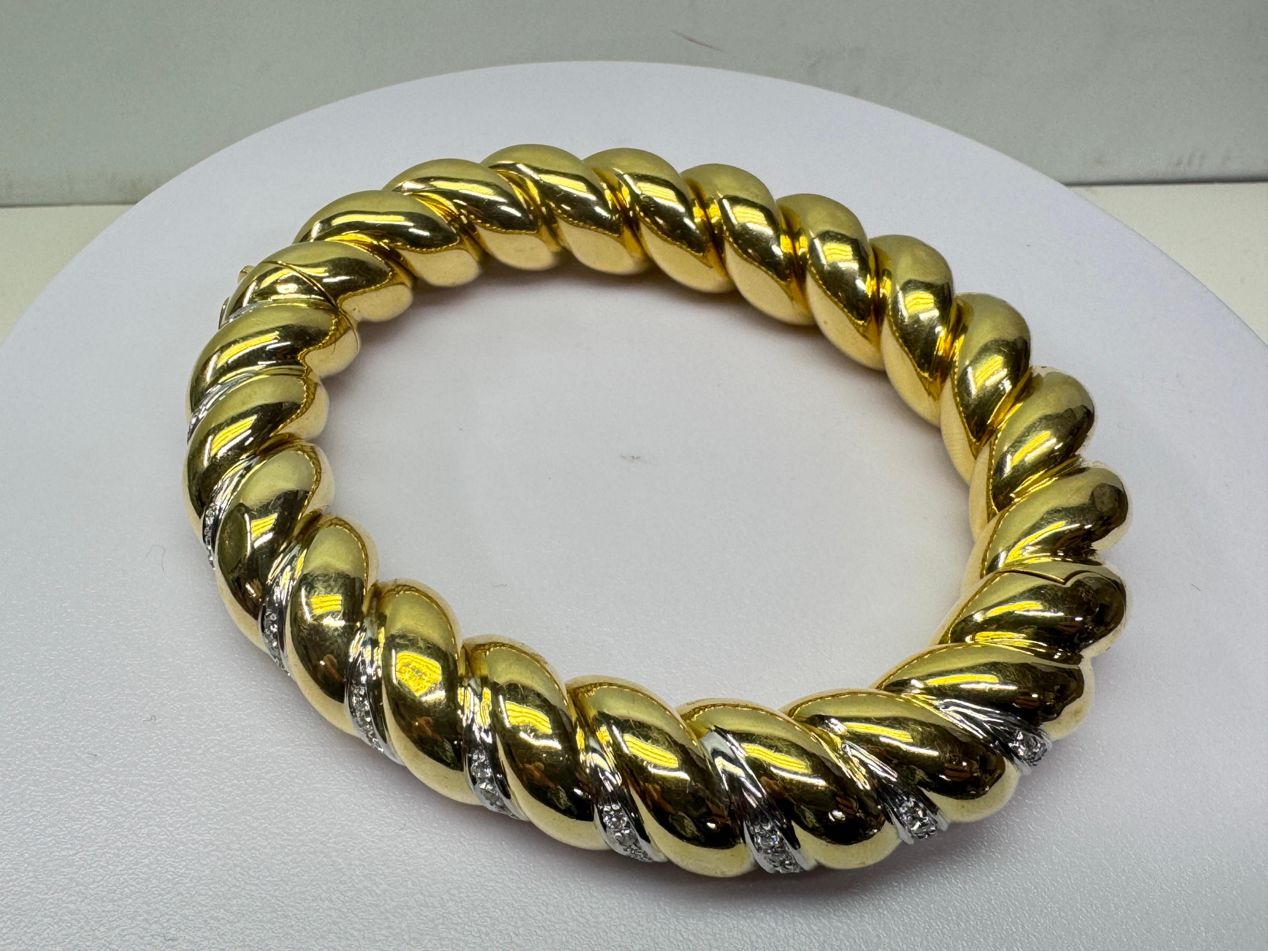 Bracelet manchette en or jaune avec diamants en vente 2
