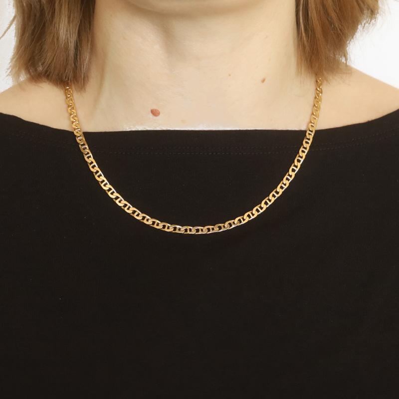 Metal Content: 18k Yellow Gold

Chain Style: Diamond Cut Anchor
Necklace Style: Chain
Fastening Type: Tab Box Clasp with One Side Safety Clasp

Measurements

Length: 18