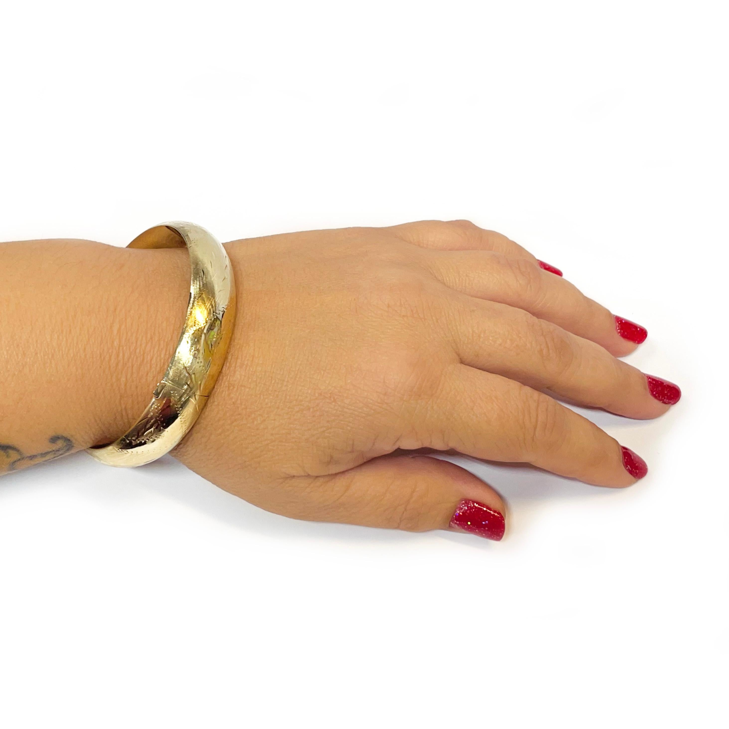 Bracelet jonc en or jaune taillé en diamants Bon état - En vente à Palm Desert, CA