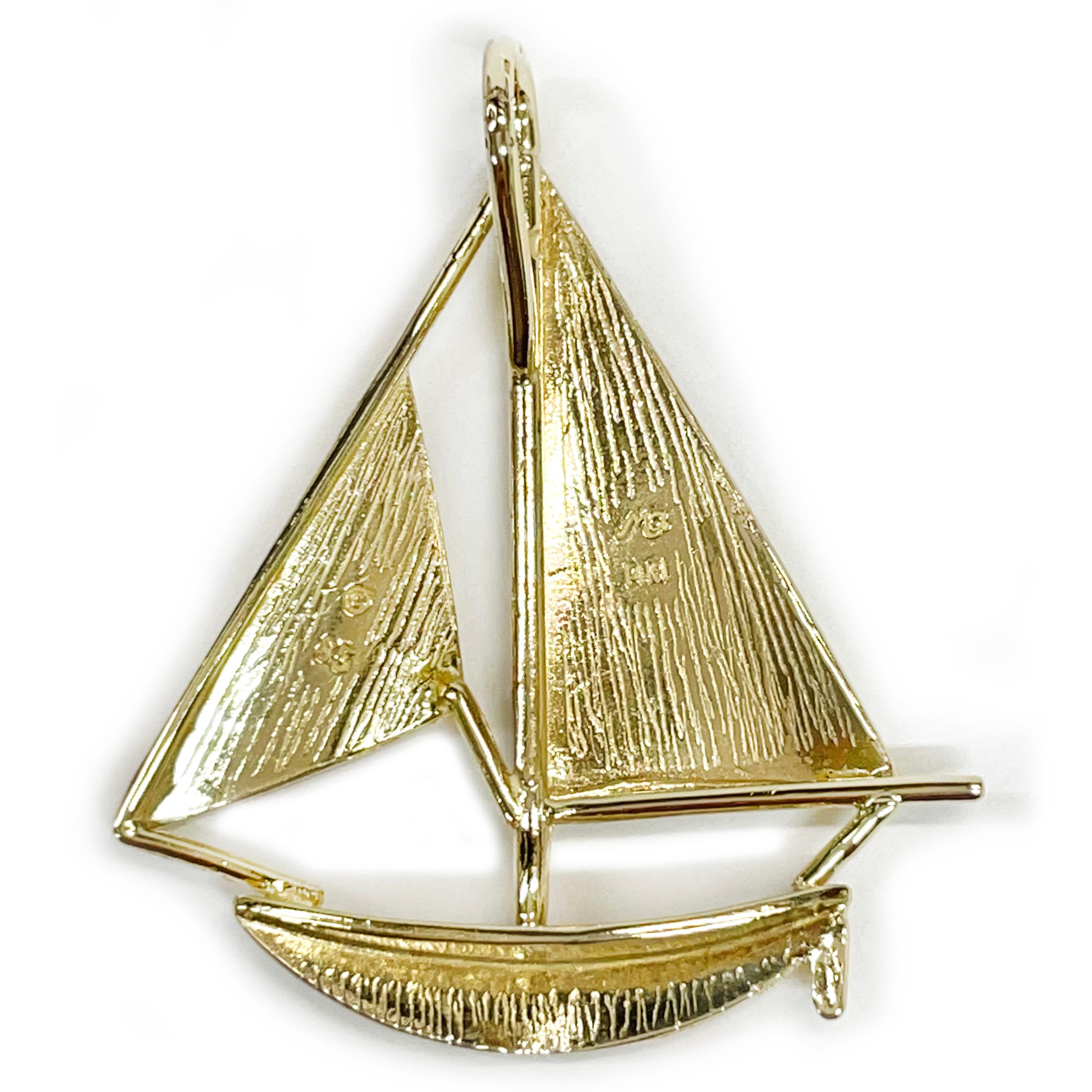 Yellow Gold Diamond-Cut Sail Boat Pendant In Good Condition For Sale In Palm Desert, CA