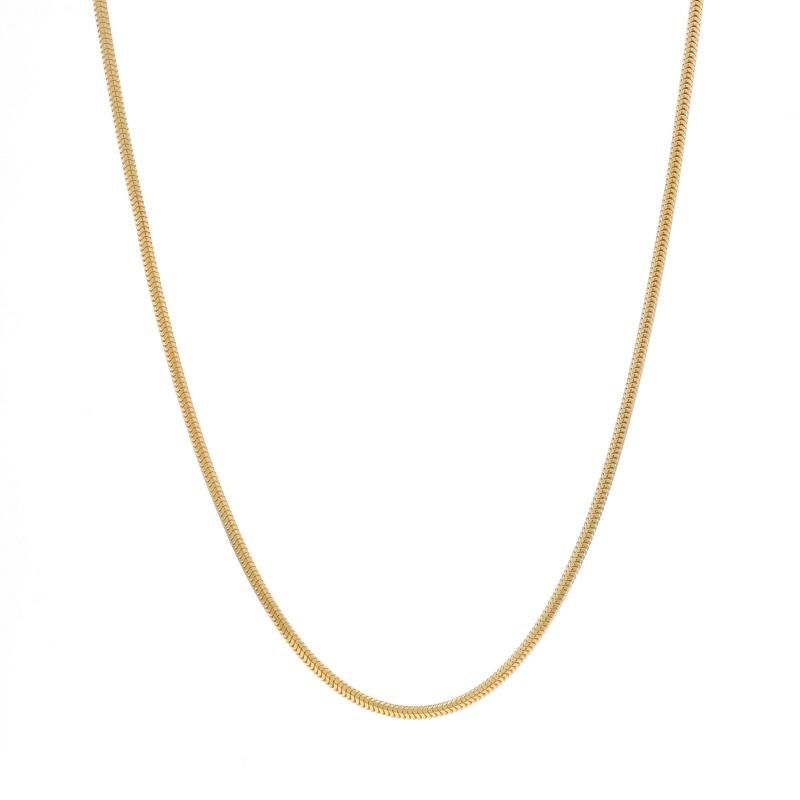 Metal Content: 18k Yellow Gold

Chain Style: Diamond Cut Snake
Necklace Style: Chain
Fastening Type: Lobster Claw Clasp

Measurements

Length: 22
