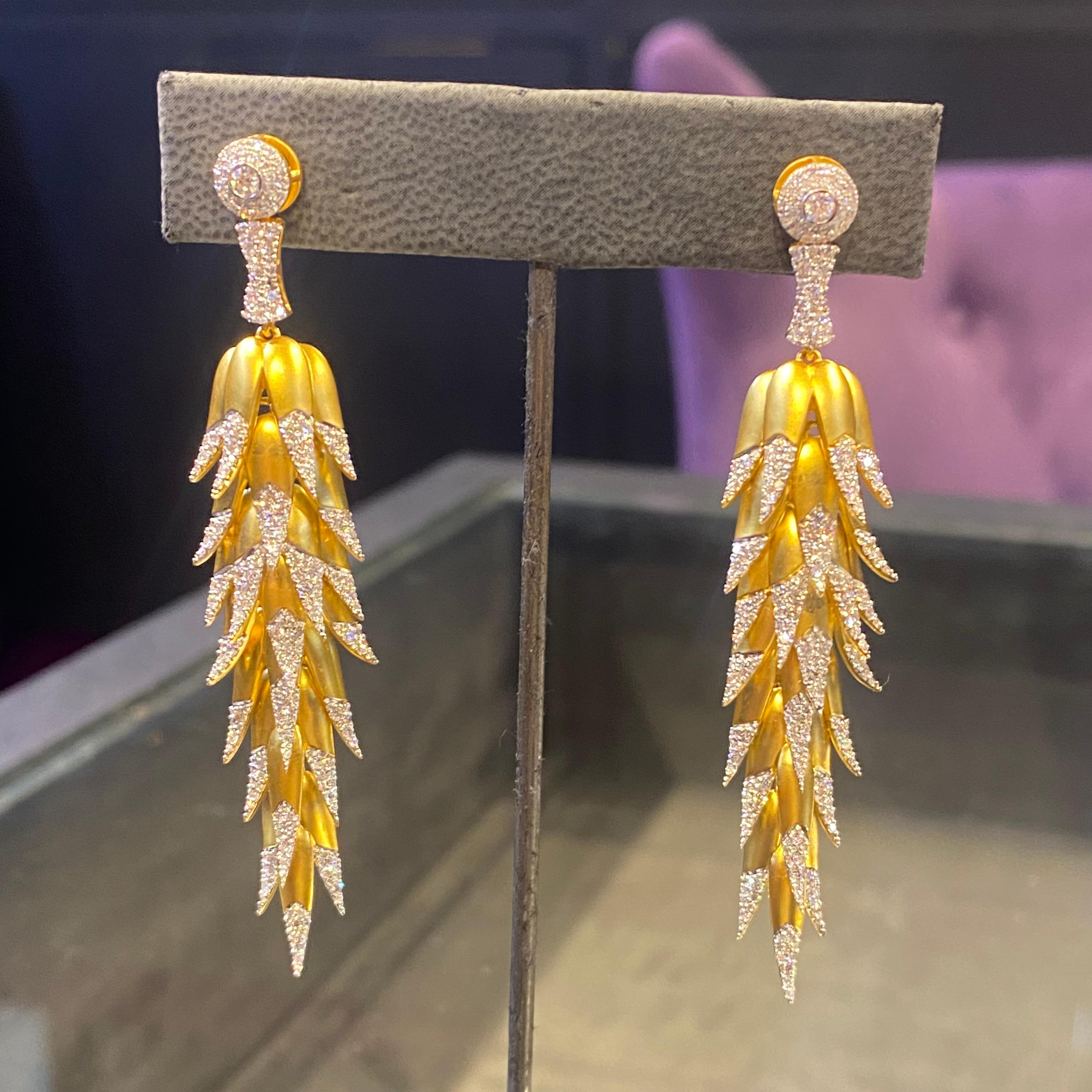Women's Yellow Gold & Diamond Dangle Earrings For Sale