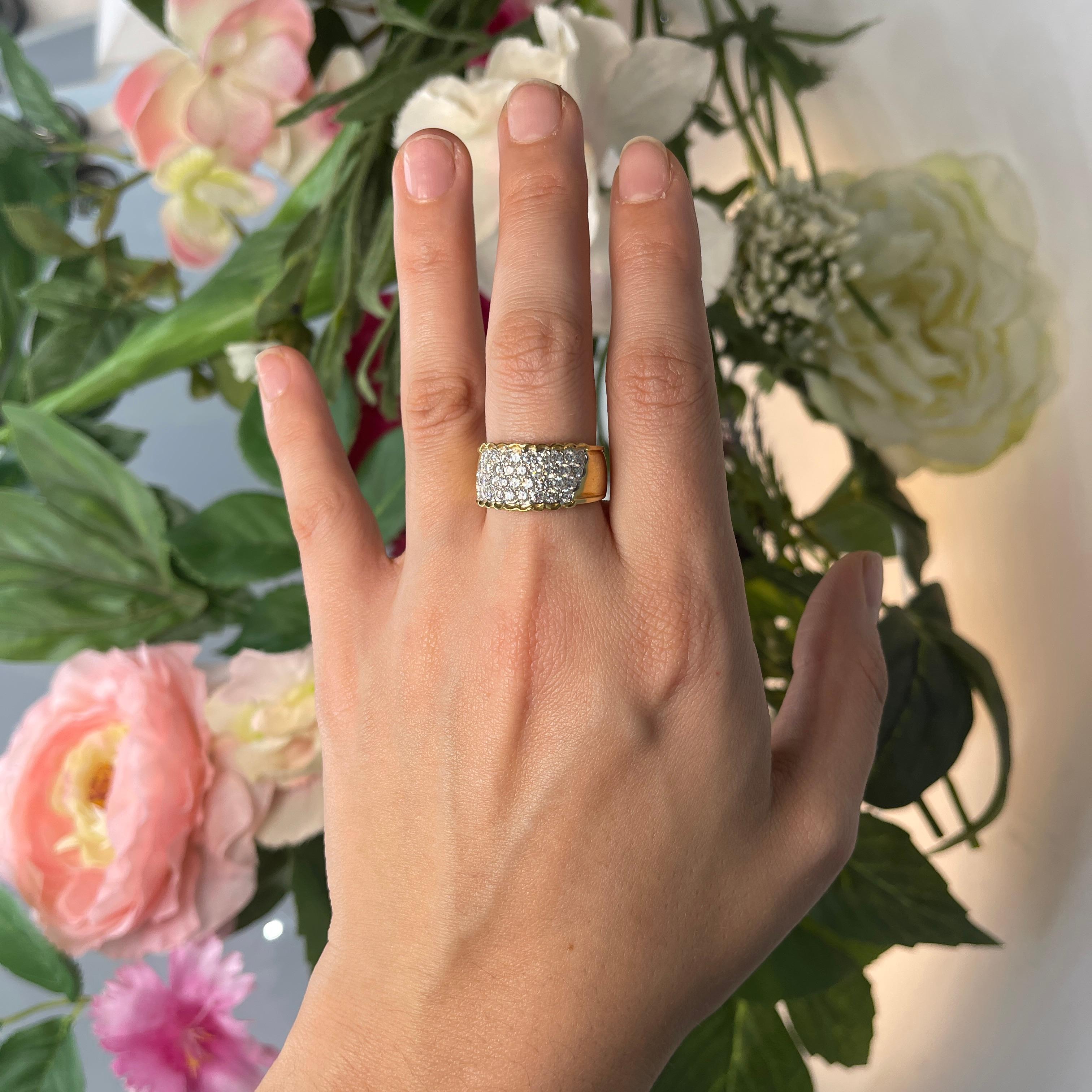 Bague vintage en or jaune avec pavé éblouissant de diamants 1,50 carats en vente 1