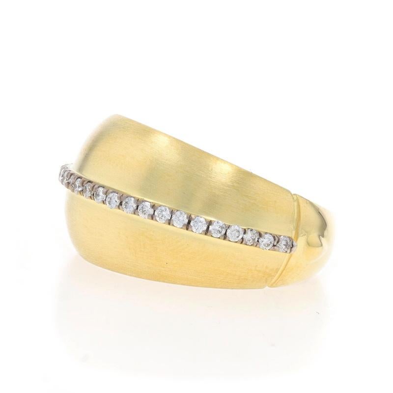 Yellow Gold Diamond Dome Band - 18k Round Brilliant .20ctw Stripe Ring In Excellent Condition In Greensboro, NC