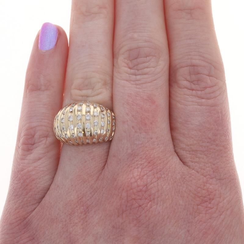 Taille ronde Bague de cocktail en or jaune avec dôme en diamant 14k rond brillant 1.20ctw en vente