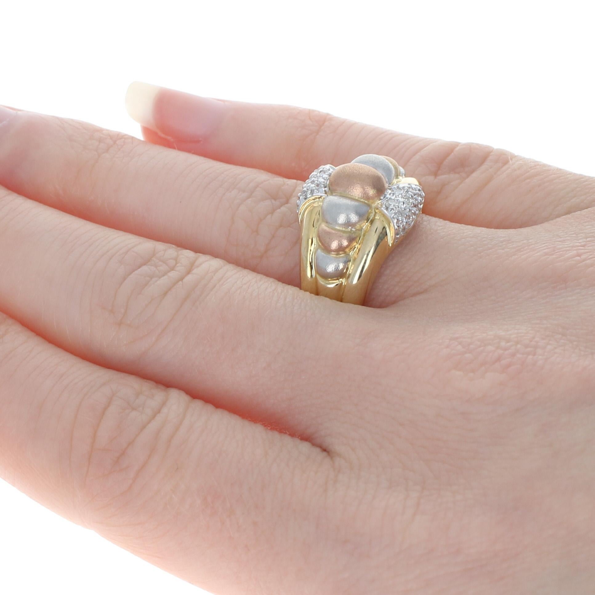 Yellow Gold Diamond Dome Ring, 14k Round Brilliant .27ctw Matte Finish Ribbed In Excellent Condition In Greensboro, NC