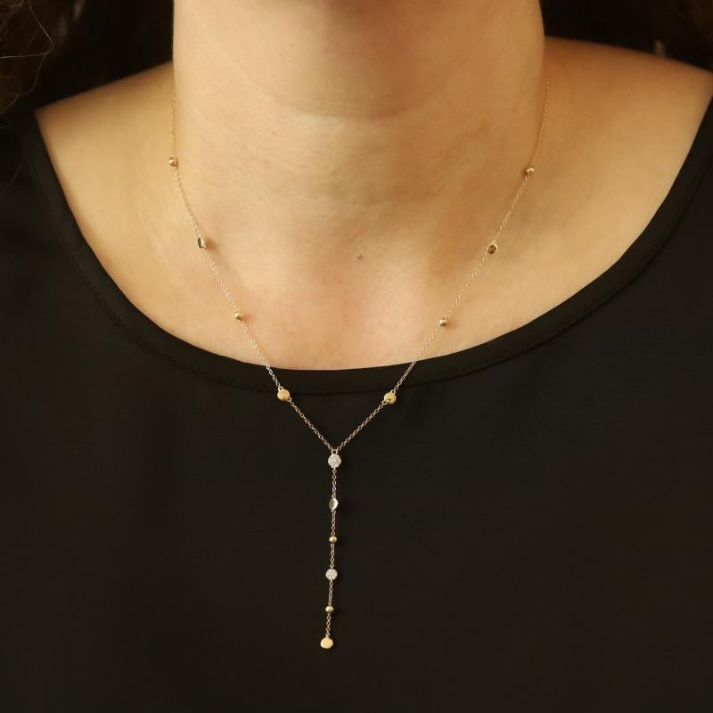 Contenuto metallico: Oro giallo 14k e oro bianco 14k

Informazioni su A. Stone

Diamanti naturali
Carati: 0.06ctw
Taglio: Rotondo brillante
Colore: G
Chiarezza: VS2 - SI1

Stile: Catena a goccia, ispirato a un lettino
Stile della catena: Cavo
Stile