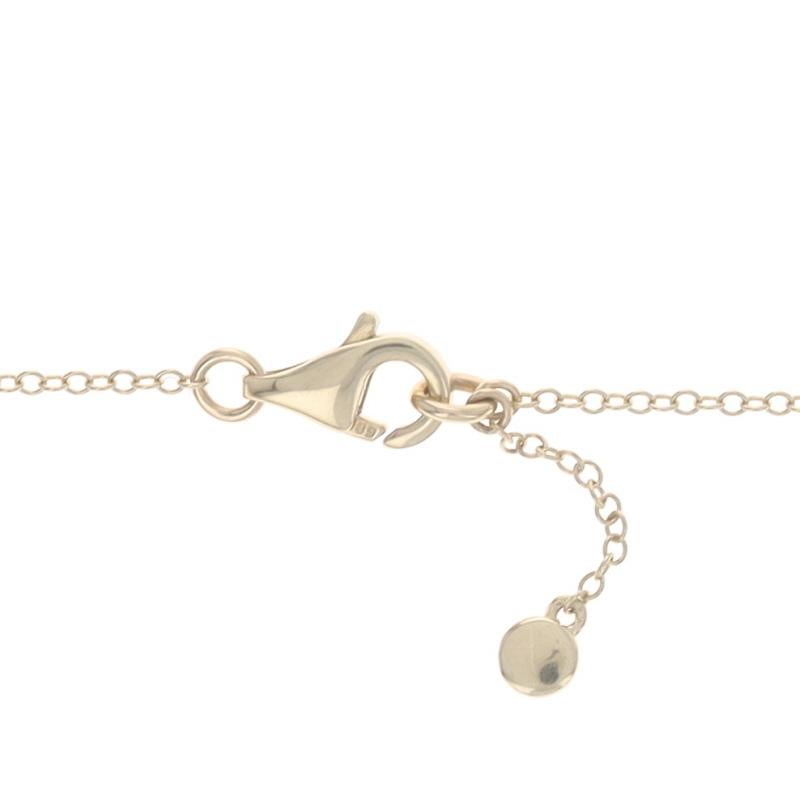 Collana con ciondolo a goccia di diamanti in oro giallo 14k a forma di brillante rotondo regolabile in vendita 1