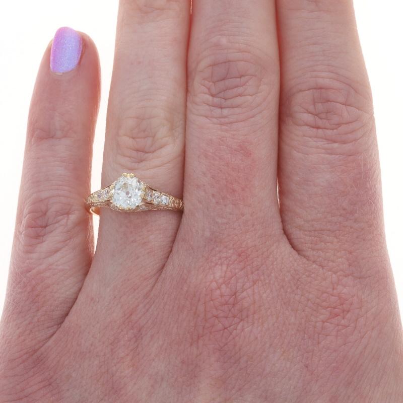 Taglia: 8 3/4
Costo della taglia: Up 2 taglie per $60 o Down 1 taglia per $40

Epoca: Edoardiano

Contenuto del metallo: Oro giallo 14k

Informazioni su A. Stone

Diamante naturale
Carati: 1.02ct
Taglio: Vecchia miniera
Colore: L - M
Chiarezza: