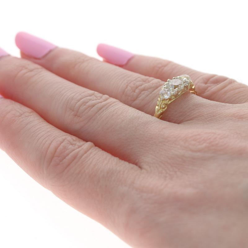 Anillo Eduardiano de Diamantes de Oro Amarillo -18k Mina Antigua 1,33ctw GIA Tres Piedras Antiguas en Excelente estado para la venta en Greensboro, NC