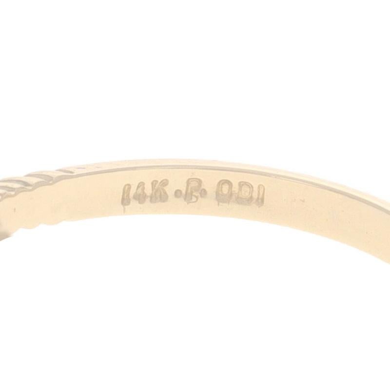 Bague de contournement en or jaune diamant Emeraude Halo - 14k Round Brilliant .13ctw Flower en vente 2
