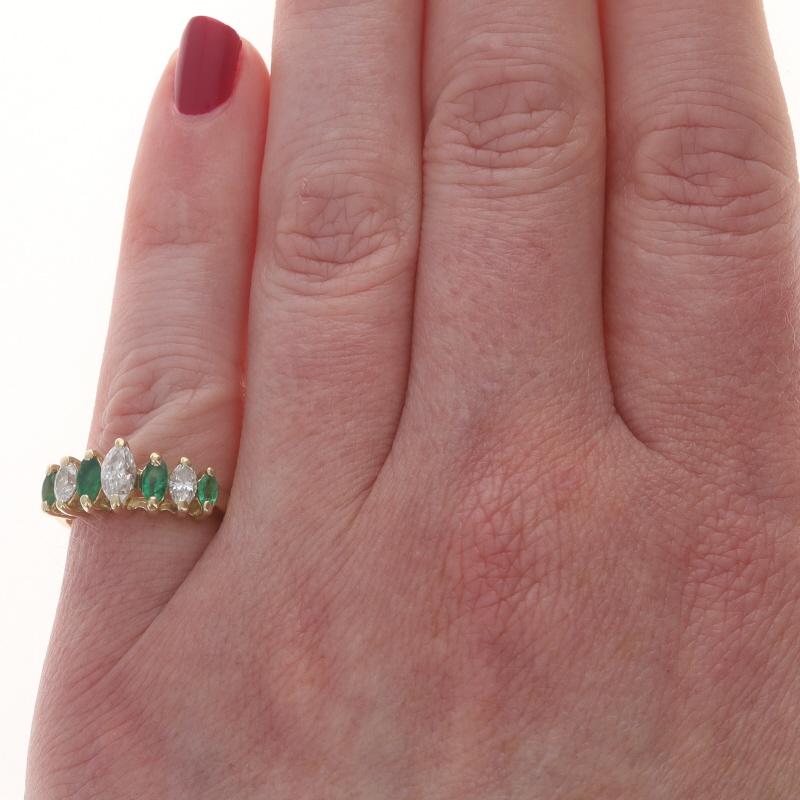 Taille Marquise Bague en or jaune diamant émeraude 14k Marquise 1.20 en vente