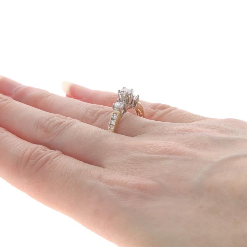Gelbgold Diamant Verlobungsring - 14k Runde Brillant .95ctw Drei-Stein Damen im Angebot