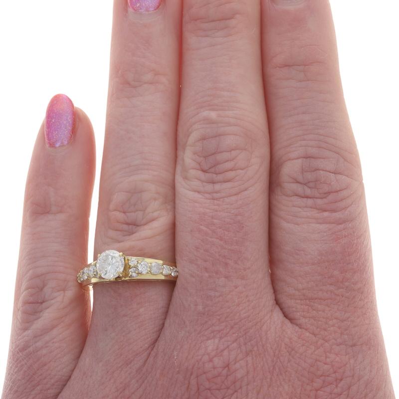 Taille ronde Bague de fiançailles en or jaune - 18k diamant rond brillant 1.25ctw en vente