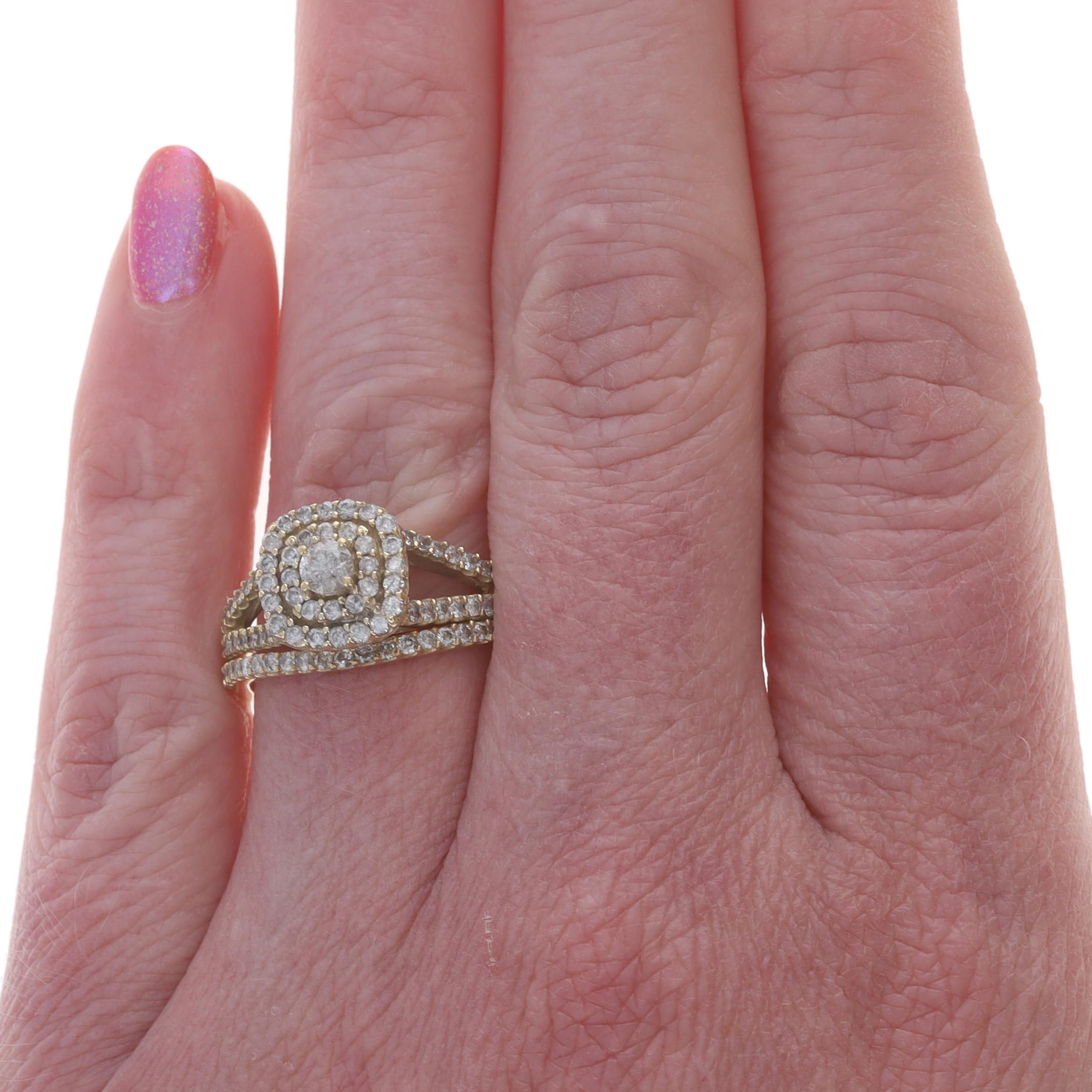 Taille ronde Bague de fiançailles et alliance en or jaune - 10k Round Brilliant 1.00ctw en vente