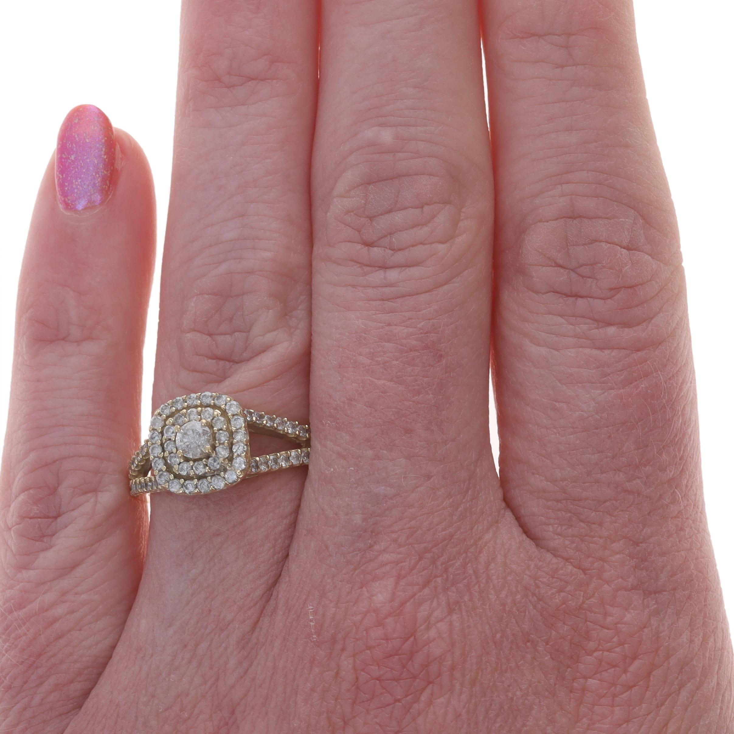 Bague de fiançailles et alliance en or jaune - 10k Round Brilliant 1.00ctw Excellent état - En vente à Greensboro, NC