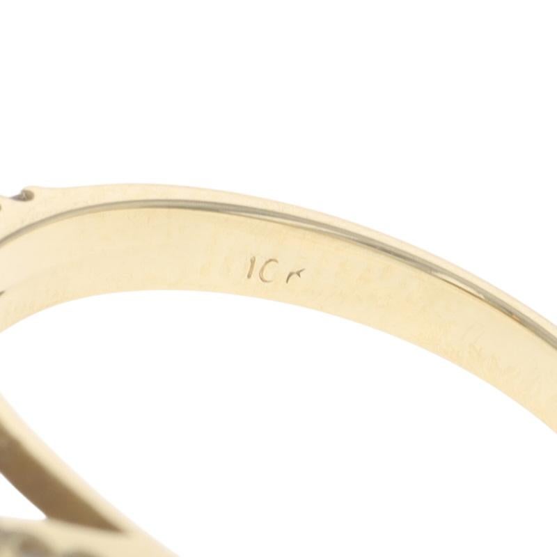 Bague de fiançailles et alliance en or jaune - 10k Round Brilliant 1.00ctw en vente 3