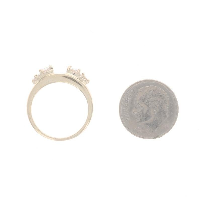 Gelbgold Diamant-Verlobungsring mit Anhänger - 14k Rd & Baguette .26ctw Guard Ring 1