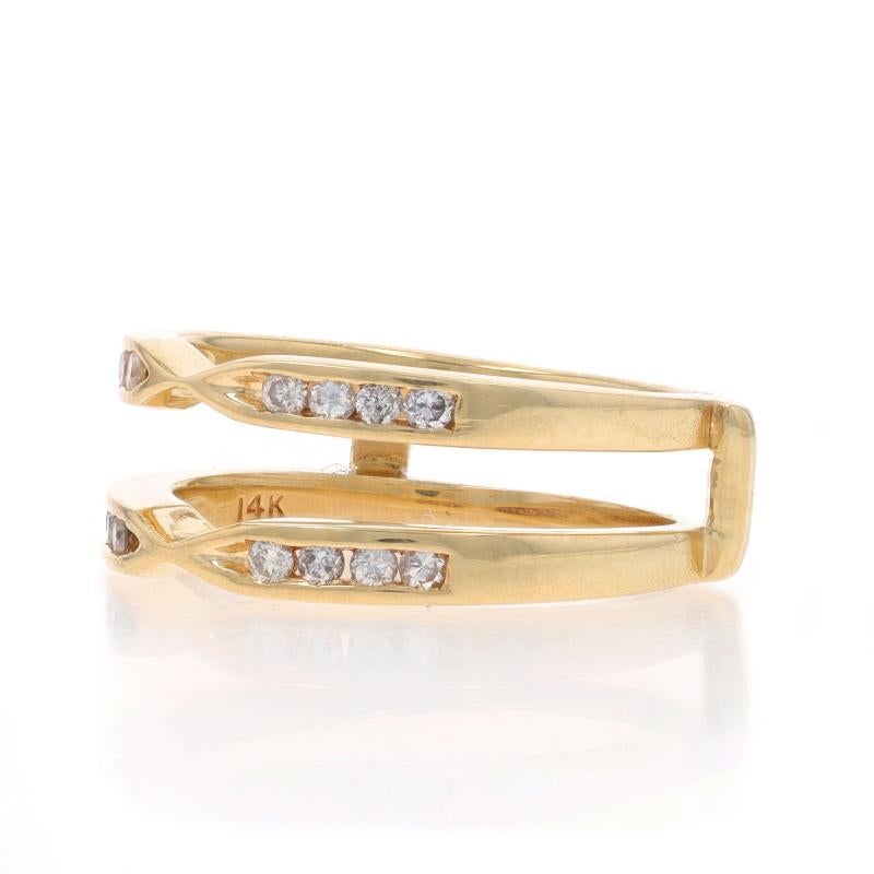 Anneau de mariage en or jaune avec diamant - 14k Round .26ctw Wrap Jacket Ring Excellent état - En vente à Greensboro, NC