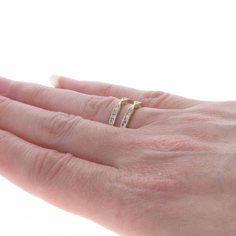 Anneau de mariage en or jaune avec diamant - 14k Round .26ctw Wrap Jacket Ring Pour femmes en vente