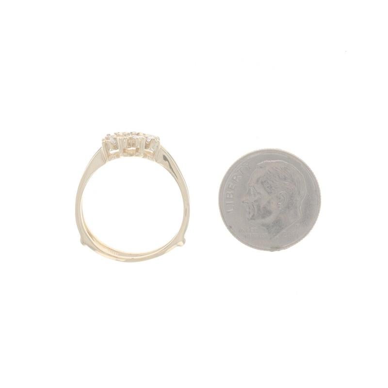Anneau de mariage en or jaune avec diamant - 14k Round .32ctw Wrap Jacket Ring en vente 1
