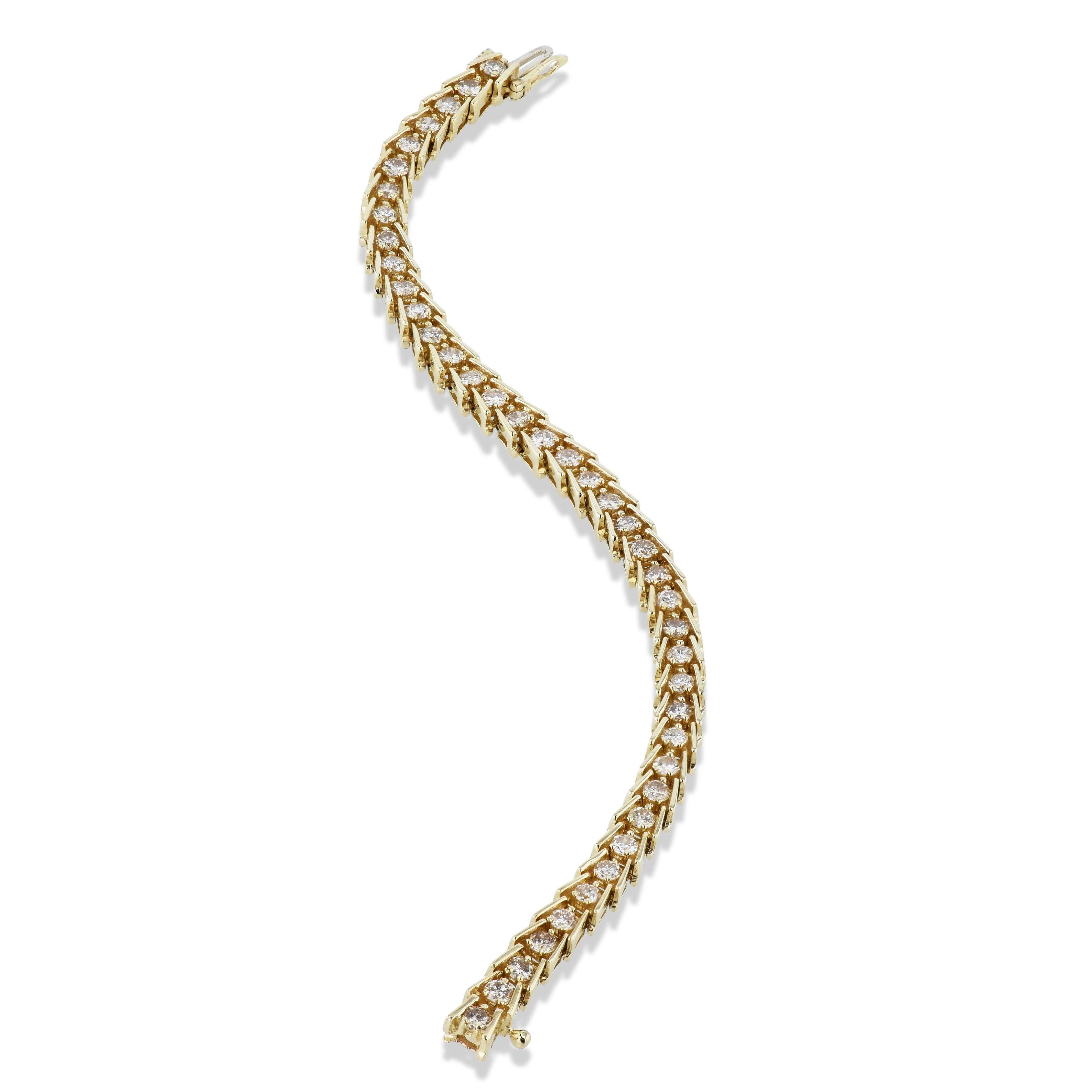 Discover the extraordinary beauty of this 14kt Yellow Gold Diamond Estate Tennis Bracelet! Boasting an awe-inspiring diamonds, it's 3.8mm wide and 6.75 inches long a true statement piece!
Yellow Gold Diamond Estate Tennis Bracelet
14kt. Yellow
