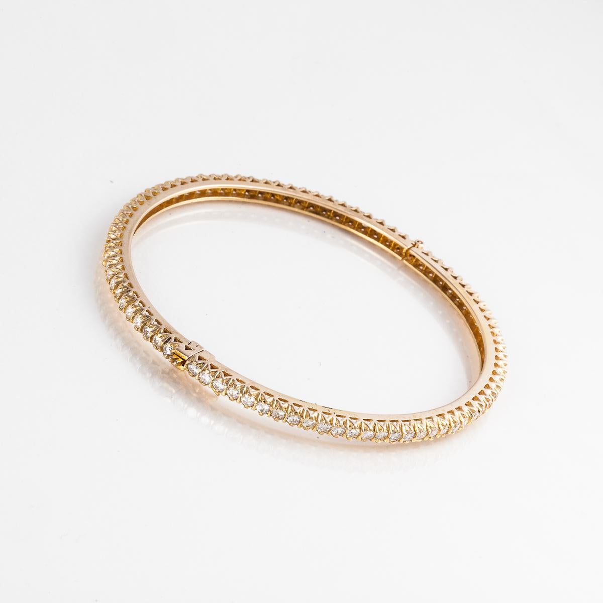 Diamant Eternity Armreif aus 18 Karat Gelbgold mit Diamant (Rundschliff)