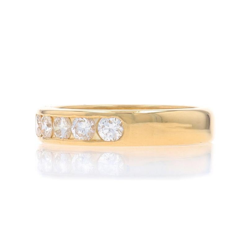 Alliance en or jaune à cinq pierres et diamants - 18k Round .50ctw Channel Set Excellent état - En vente à Greensboro, NC