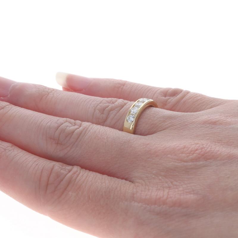 Alliance en or jaune à cinq pierres et diamants - 18k Round .50ctw Channel Set Pour femmes en vente