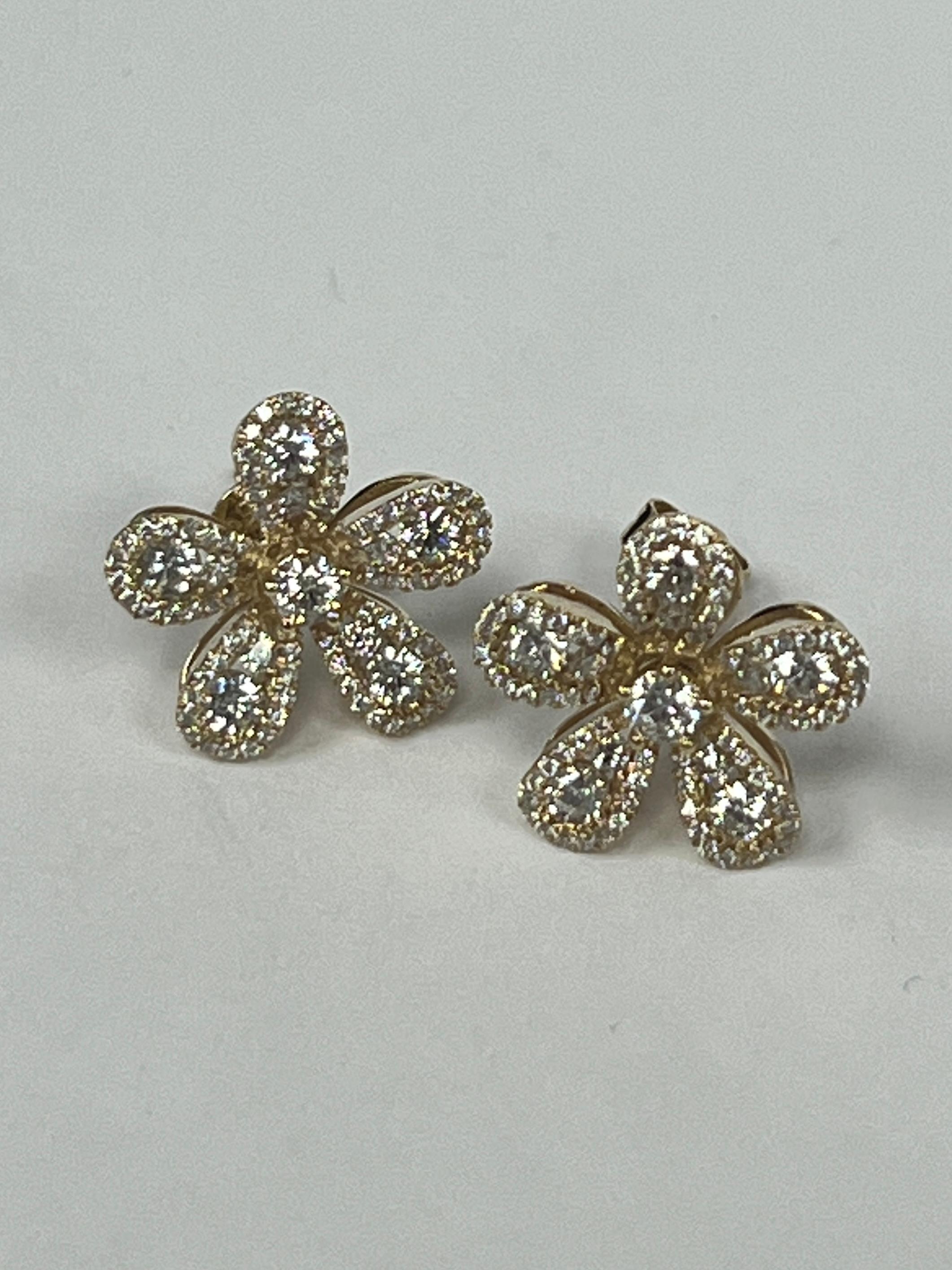 Gelbgold Diamant-Blumen-Ohrringe (Moderne) im Angebot