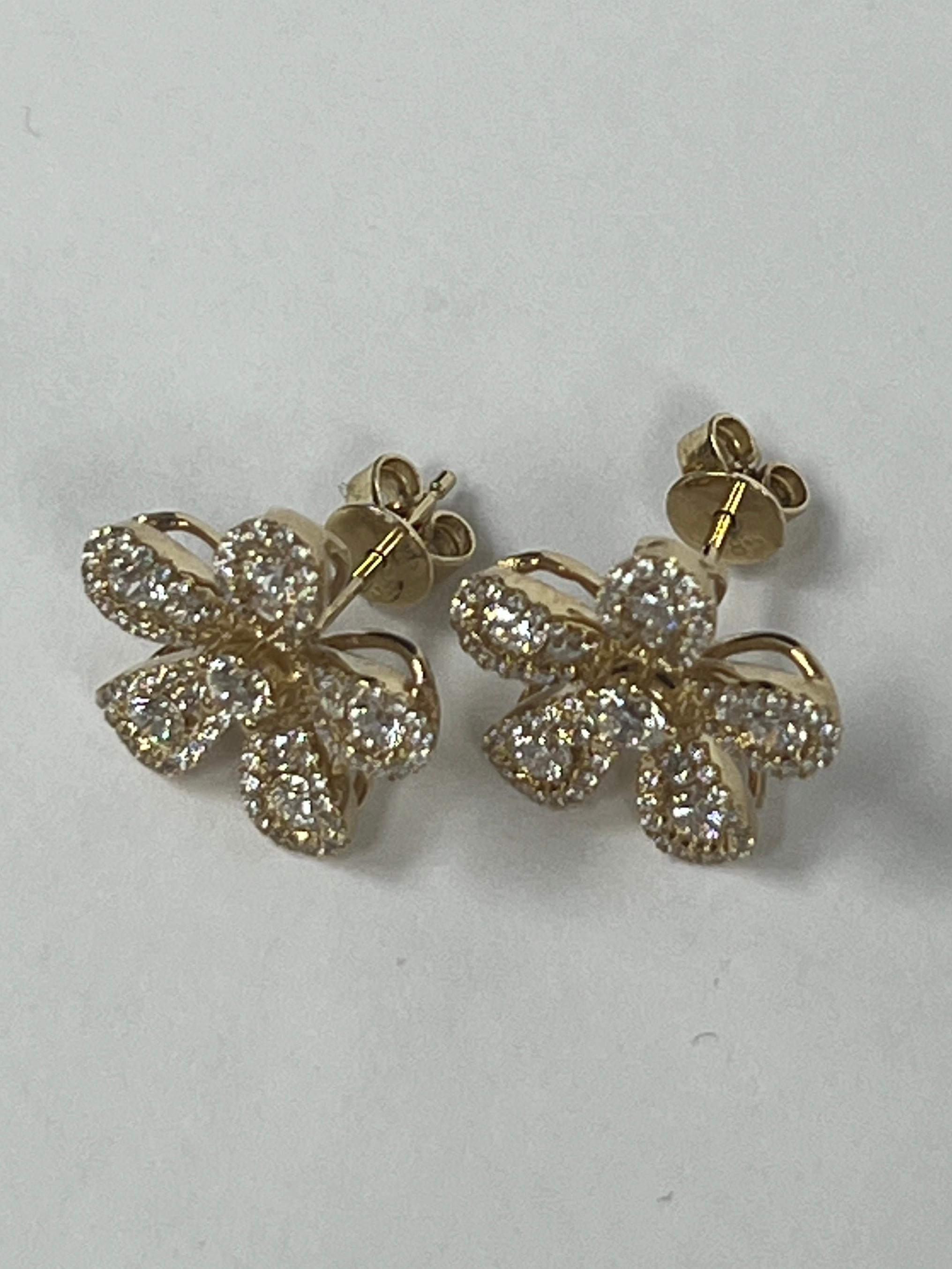 Gelbgold Diamant-Blumen-Ohrringe (Brillantschliff) im Angebot