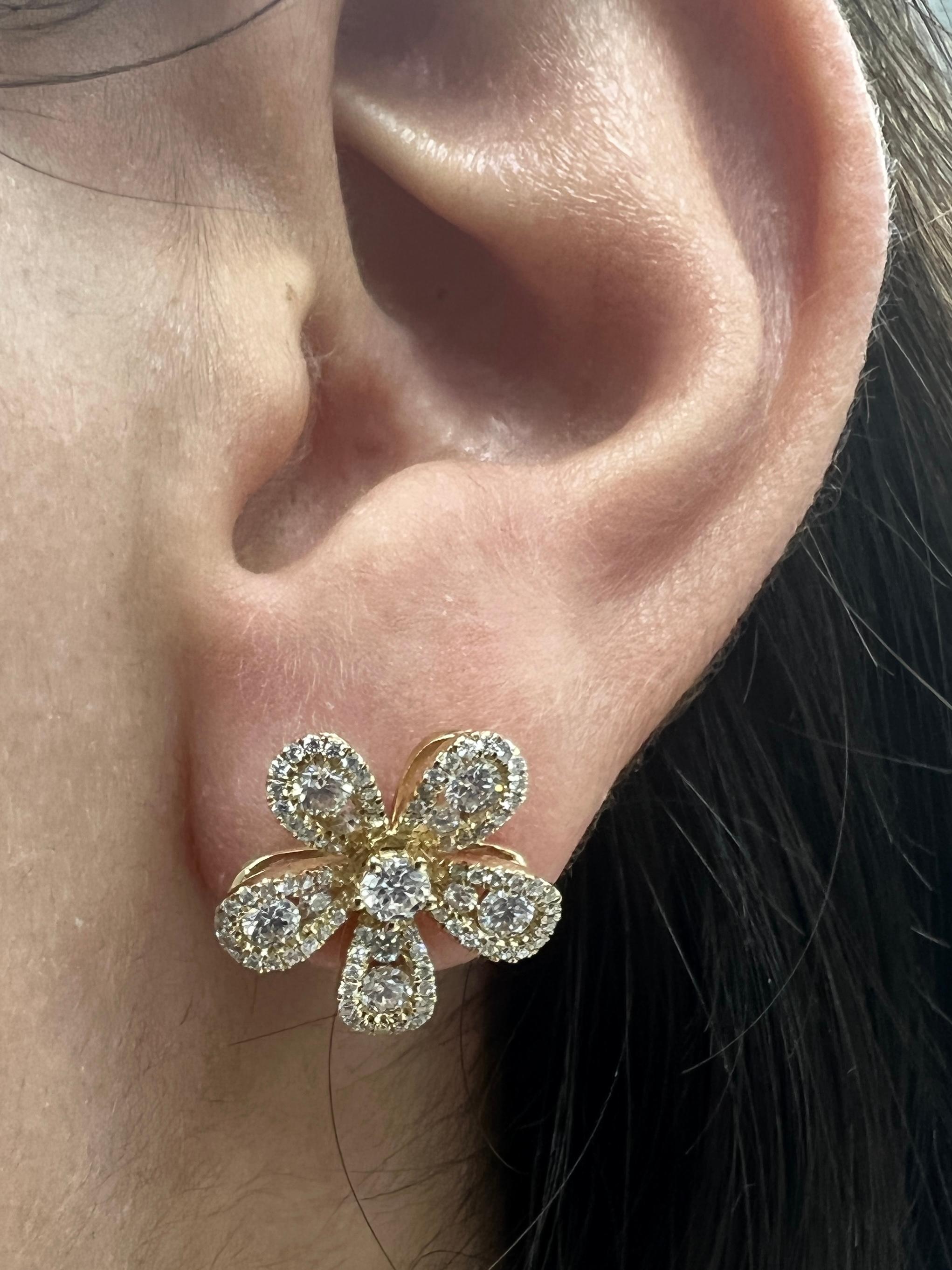 Brilliant Cut Yellow Gold Diamond Flower Earrings For Sale