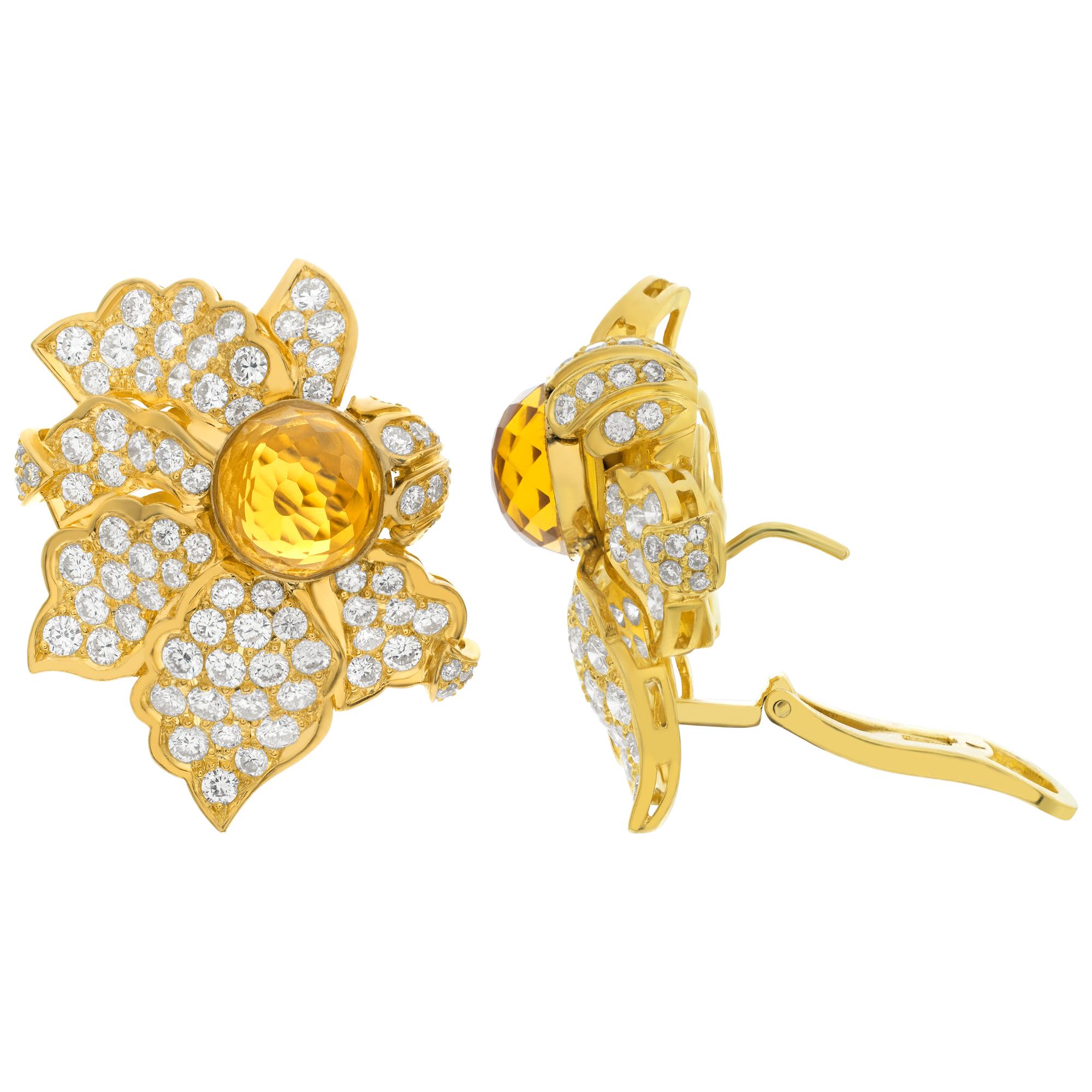 Yellow gold diamond flower earrings with Brazilian orange Citrine center In Excellent Condition For Sale In Surfside, FL