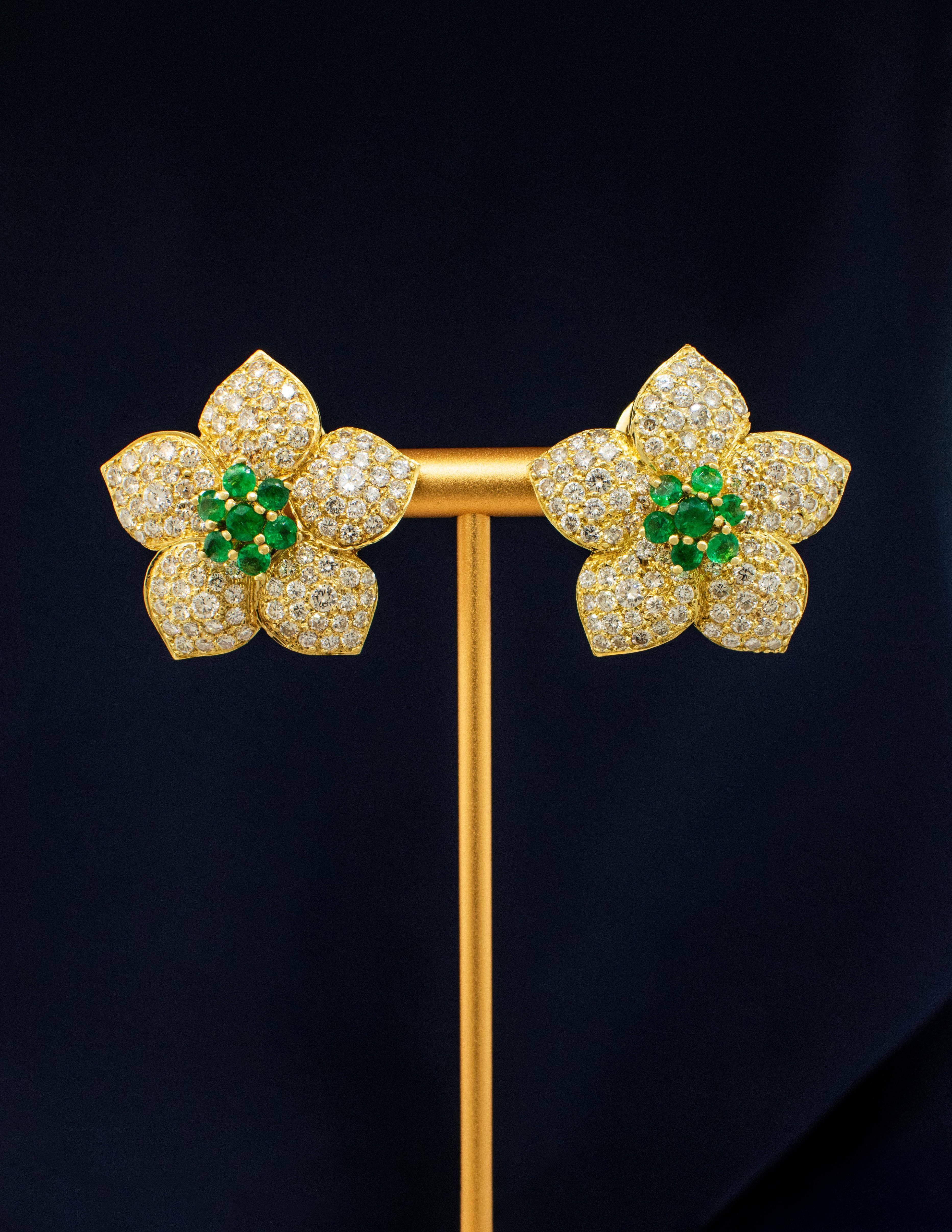 Donna Orecchini a fiore in oro giallo con diamanti e inserti intercambiabili in vendita