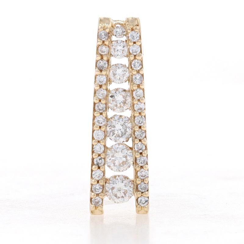 Contenuto del metallo: Oro giallo 14k

Informazioni su A. Stone

Diamanti naturali
Carati: .50ctw
Taglio: Rotondo brillante
Colore: G - H
Chiarezza: SI1 - SI2

Carati totali: .50ctw

Stile: Viaggio graduato
Tema: L'amore

Misure

Alto: 25/32