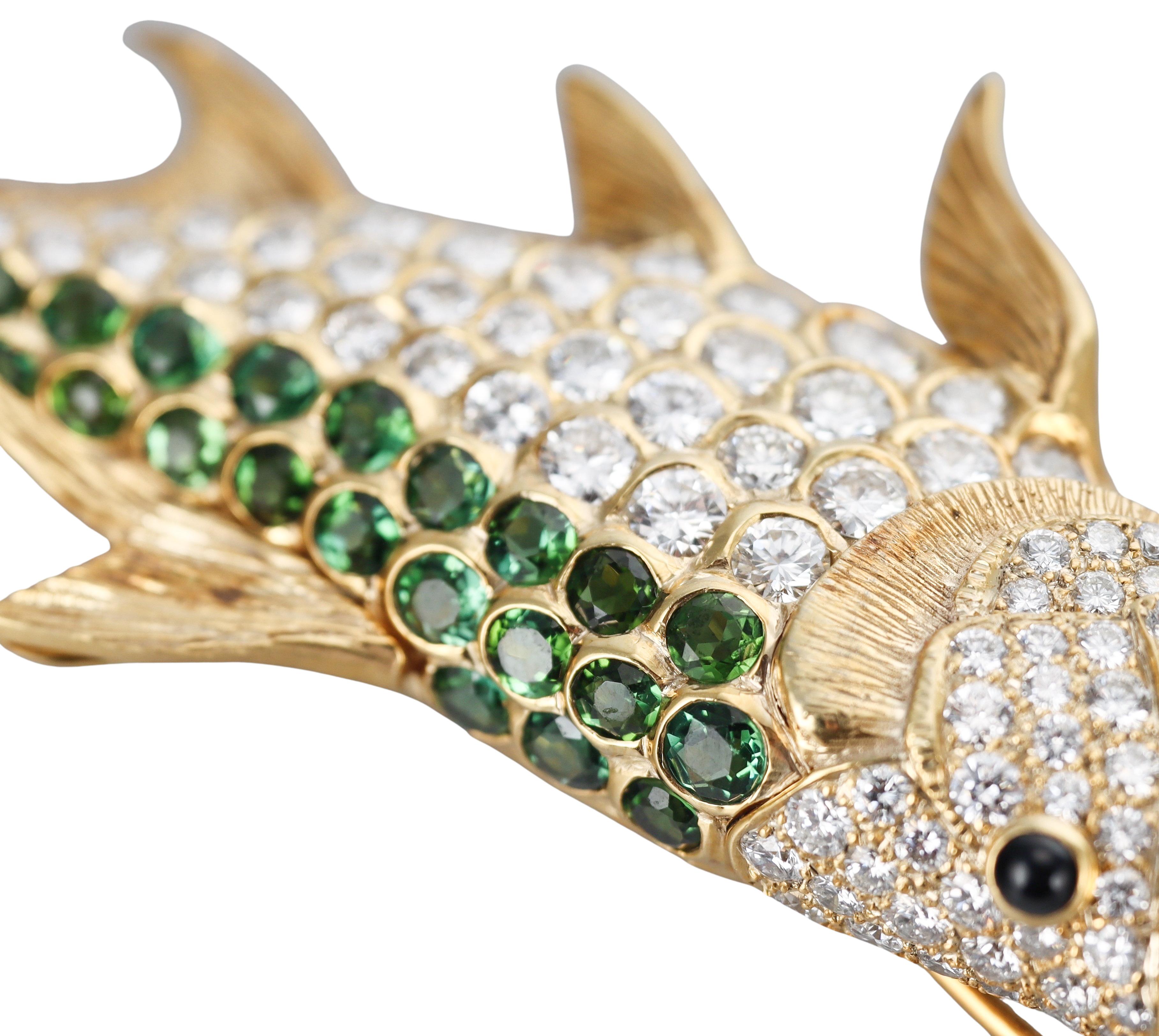Yellow Gold Diamond Green Tourmaline Onyx Fish Brooch In Excellent Condition For Sale In New York, NY