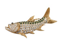 Fischbrosche aus Gelbgold mit Diamanten, grünem Turmalin und Onyx