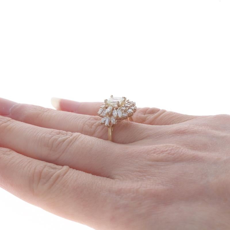 Bague halo de diamants en or jaune 14 carats taille émeraude 2,18 carats certifiée GIA Pour femmes en vente